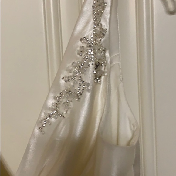 Satin feel dress - Picture 6 of 8